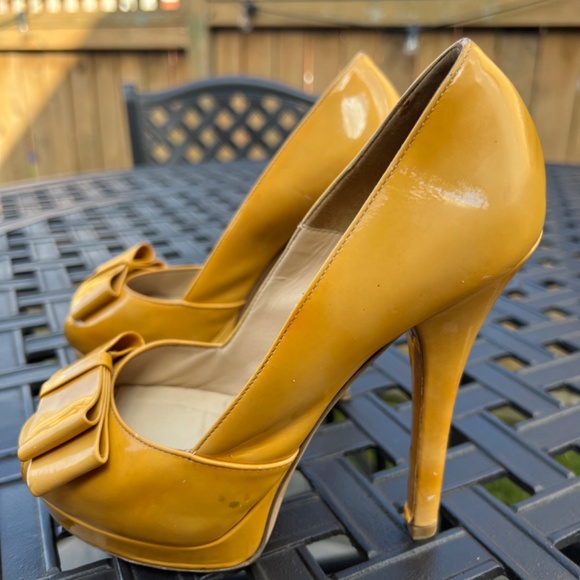 Fendi Open Toe, Bow Platform Pump; Size 36.5 (6.5) - Picture 2 of 14